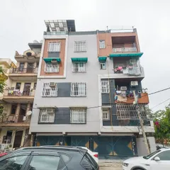 This is the residential building in Rohini, Sector 24, now powered by a 9 kW solar system we installed. Our installations are designed to be discreet and blend with the building's existing structure.