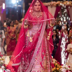 Your bridal entry is a moment everyone will remember. I make sure your entire look, from the makeup and hair to the dupatta draping, is perfect so you can walk in with absolute confidence, ready for your forever to begin.