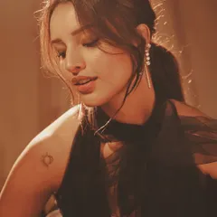 Another beautiful shot of Tripti Dimri. Her subtle, cool brown hair color looks elegant and timeless.