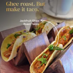 This is where tradition meets a playful twist. We created these pulled jackfruit ghee roast tacos for a couple who wanted to honour their South Indian roots while surprising their guests. It’s the perfect example of how we blend familiar comfort with exciting new forms.
