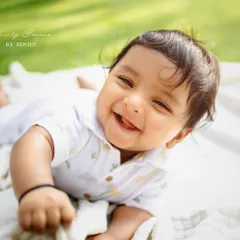 The purest smile, captured in the warm sunshine. Outdoor sessions are perfect for capturing these bright and happy moments.