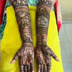 We created this unique design featuring the couple's portraits, the sacred 'Om' symbol, and their wedding date. It’s a beautiful way to capture the most important elements of your wedding day.