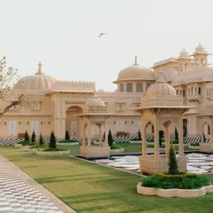 The magnificent facade of The Oberoi Udaivilas in Udaipur. I believe the venue is a character in your story, and I take care to capture its soul and grandeur.