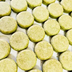 A fresh batch of our Moringa, Rosemary & Peppermint Shampoo Bars, ready to go. These green bars are packed with moringa powder and essential oils known for their ability to soothe the scalp and reduce dandruff.