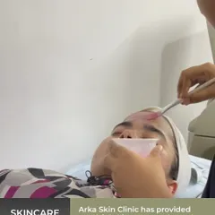 A patient undergoing a wrinkle treatment at the clinic. We use gentle and effective techniques like chemical peels to help our patients achieve youthful, rejuvenated skin.