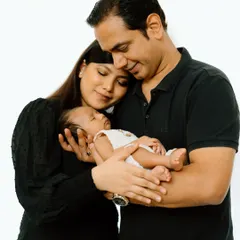 There is nothing more precious than the first few days with your newborn. I focus on capturing that bubble of love as new parents hold their tiny miracle for the first time.