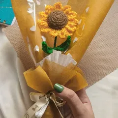 Sometimes, one is all you need. This is our single stem crochet sunflower, elegantly wrapped and perfect for when you want to give a small but meaningful gift.