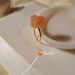 This is my peach moonstone 'haati' elephant ring. I created this piece to bring the energy of inspiration and new beginnings, perfect for a traveler or someone starting a new chapter.