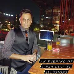 An evening of iPad digital illusions at a private event. This is my ideal setting: a relaxed atmosphere where I can sit with guests and share a series of close-up tricks, blending technology with classic sleight of hand.