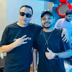 A great session with a fellow DJ. The music community is all about sharing knowledge and supporting each other.
