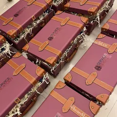 Handling large corporate orders is my specialty. Here is a glimpse of a bulk order of custom-branded leatherette trunk hampers, ready to be dispatched for a client's Diwali celebrations.
