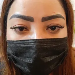 A great example of a wispy, textured lash style. This look adds length and definition without being overly dramatic, perfect for everyday wear.