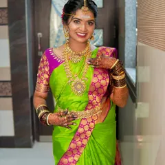 This is another view of our popular antique bridal set, showing how it beautifully frames the bride's smile. The set is designed to be substantial yet comfortable enough to wear throughout your wedding ceremony.