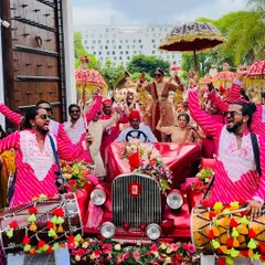 A royal entry for a royal couple. We love coordinating with your theme, like this baraat featuring a vintage car, to create picture-perfect moments with our high-energy dhol beats.