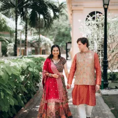 Another lovely shot of the couple enjoying a stroll. These unposed photos feel authentic and full of life.