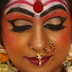 This is where makeup becomes art. This dramatic goddess look is part of our creative and fantasy makeup module. You will learn advanced techniques like creating sharp, graphic liners and blending bold pigments for powerful, expressive results.