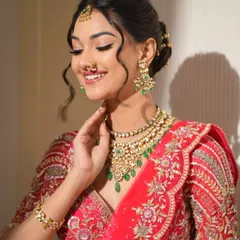 A stunning bridal look created for my masterclass. This is the kind of breathtaking look you can learn to create. Add it to your inspiration book.