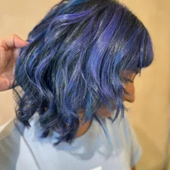 A close-up of the sapphire strands. The mix of blue and purple tones is so magical. (No filter)