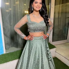 No filter needed for the gorgeous Samiksha. For her engagement sangeet night, we did a glamorous look with a sharp wing and contoured cheeks.