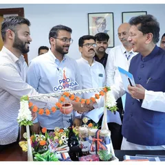 I was so honored that the Pro Govinda hamper I designed was presented to the Honourable Chief Minister of Maharashtra, Shri. Eknath Shinde. Seeing my work become part of such a prestigious moment is an incredible feeling.
