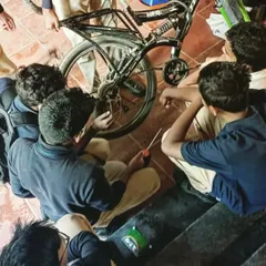 Students from Vidyanjali Academy for Learning get hands-on with bicycle maintenance. We believe repair skills are essential for young adults and love bringing our workshops to schools.