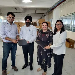 We believe in inspiring the next generation. Here, we are presenting to students from DAV Public School during their visit to our manufacturing facility, fostering an early interest in renewable energy.