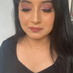 Practice time is my favorite time. Here's a soft pink eyeshadow look with a winged liner and a nude lip, a simple yet pretty combination for any party.