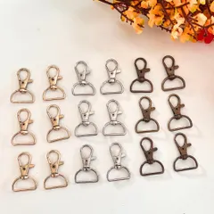 My metal lobster hooks are perfect for keychains, plant hangers, and other macramé projects. They come in four different finishes, including antique bronze and silver, to match your creative vision perfectly.