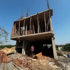This video shows the steady progress of slab-by-slab construction at one of our sites. Our process involves meticulous planning of formwork, reinforcement, and concrete pouring to ensure structural strength.