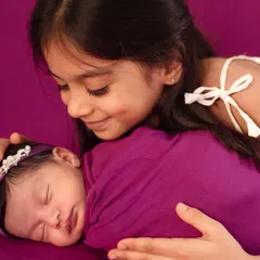 There is nothing sweeter than a sibling's love. I make sure to create a calm and happy space so I can capture the gentle, loving bond between your children as they meet for the first time.
