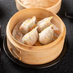 Another variety of dim sum for House of Mandarin's catalogue. Consistency in lighting and styling across a menu is key for a professional look.