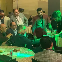 At a formal reception, I can perform for guests right at their tables. This ensures the entertainment continues throughout the evening without interrupting the flow of the event.