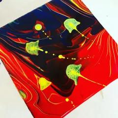 I call this one the jellyfish splash! Sometimes the most amazing patterns emerge from a simple pour. I loved this one so much I had to add it to the grid.