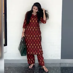 This is one of my favorite handloom Ikat kurta sets in a rich maroon. It’s made from pure, breathable cotton with a classic straight-cut kurta and pants that have pockets, of course.