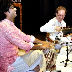 Sharing a laugh with the late Sarod maestro Ken Zuckerman ji during a performance. His humour and deep knowledge made every concert with him an invaluable lesson in music and life.
