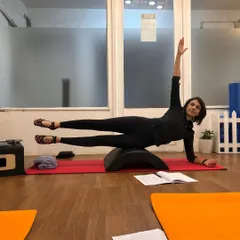 Mastering classic Pilates movements is a key part of the training. Here, I demonstrate a side plank variation on the arc barrel, showcasing the core control and stability we aim to develop.