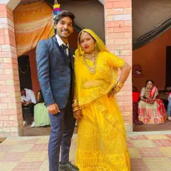 A photo with family members at a wedding. Being a part of these happy family moments is the best part of my job.