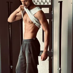 You are confined only by the walls you build yourself. A lean, defined midsection is the result of hard work, consistent training, and disciplined nutrition.