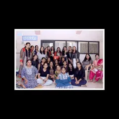 A happy group photo with my wonderful students from one of our workshops. The energy and camaraderie in this picture capture the supportive environment of our classes.
