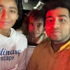 A million-dollar moment for me. After a concert, Ustad Zakir Hussain ji graciously stopped his car to meet us. Getting his blessings is a feeling I cannot put into words.