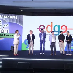 On stage moderating a panel for the 9th edition of Samsung EDGE. For technology-focused events, I facilitate discussions that allow bright young minds and seasoned executives to share innovative solutions to real-world challenges.