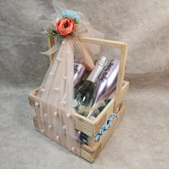 Another angle of our anniversary celebration hamper, perfect for toasting to unforgettable memories.