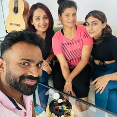 Birthday celebrations are a must! Sharing a cake and a laugh after a good session is the perfect combination.