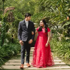 This is a shot from a pre-wedding photoshoot where my goal was to create a natural and romantic look. The makeup is designed to look fresh and flawless both on camera and in person, ensuring the couple's photos turned out beautifully.