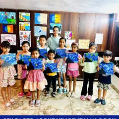 Look at these proud little artists with their own versions of Van Gogh's 'Starry Night'. In my 'Know Thy Artist' series, even a 5-year-old can learn about famous artists and create their own masterpieces.