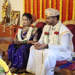Snehal and Dinesh, a Pune-based entrepreneur and a Mumbai-based teacher, are seen here during their traditional Marathi wedding ceremony. Their journey shows how a shared spiritual foundation can bridge distances and unite two souls.