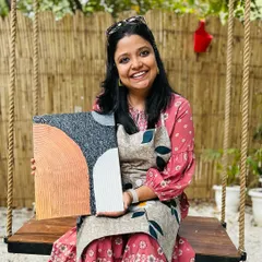 Look at that smile! This is the result of our Texture Art workshop. She created a beautiful, modern abstract piece to take home, and more importantly, she discovered a new way to express herself. I love seeing the pride and joy on everyone's faces.