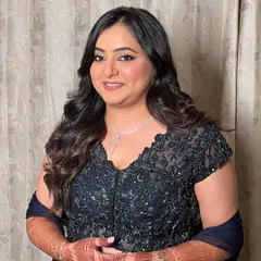 This client is ready for her Mandap Muhurat in a gorgeous navy blue outfit. I created a glowing skin look with soft lashes and defined eyes to complement her elegant attire.