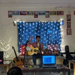 A throwback to my very first solo set where I played all original music. It was a huge step for me to overcome my fears and put my own stories out there. This night means a lot to me.