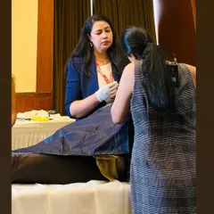 Dr. Kritika Pandey leads a hands-on workshop on Botox and fillers for other medical professionals. This demonstrates our team's expertise and commitment to training in the latest aesthetic techniques.